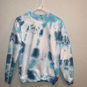 CUSTOM Light and dark blue tie dye S crewneck